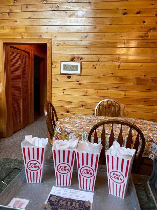Peace By The Lake Sevierville Extérieur photo